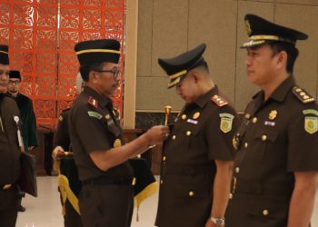 Kepala Kejaksaaan Tinggi Riau Lantik Kajari Pangkalan Kerinci dan dua Kordinator 