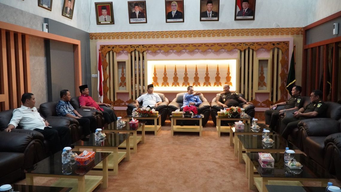 Kajati Akmal Abbas Lakukan Kunker ke Ketua DPRD Provinsi Riau & Komandan Lanud RSN