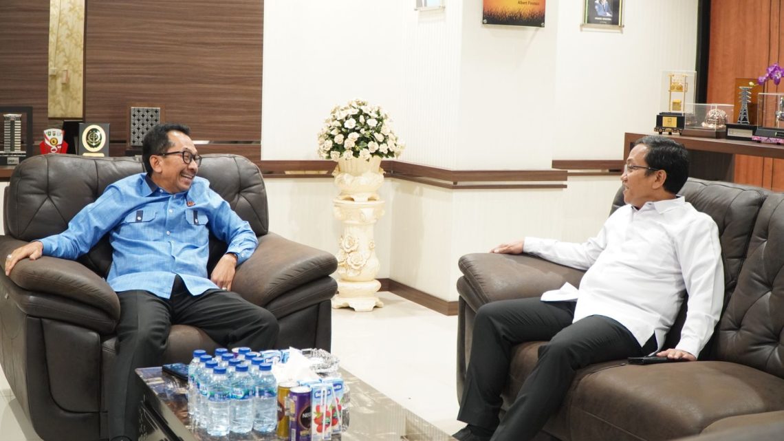 Kajati Akmal Abbas Terima Kunjungan Kerja dan Silaturahmi Kabinda Riau