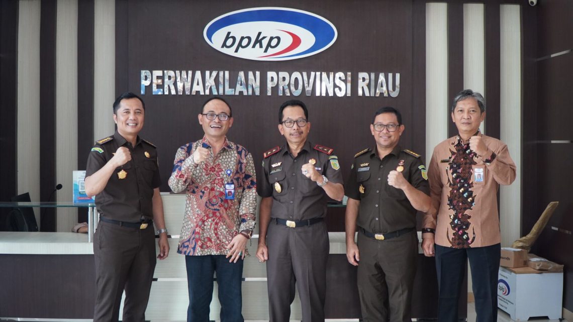 Kunker Kajati Riau ke Ketua Pengadilan Tinggi Agama & Kepala Perwakilan BPKP Provinsi