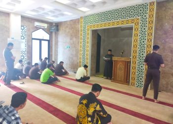 Tausiyah Qobliyah Dzuhur di Kejaksaan Tinggi Riau membahas tentang Kewajiban Wudhu