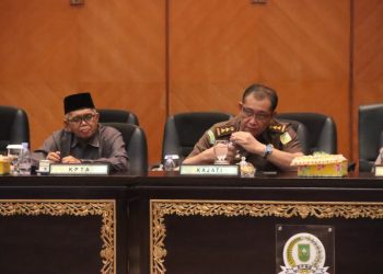 Kasi A Bidang Intelijen Kejaksaan Tinggi Riau Menghadiri Rapat Paripurna DPRD Provinsi 