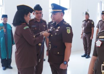 Kajari Yuliarni Appy Pimpin Sertijab Kasubbag Pembinaan Kejari Rohil