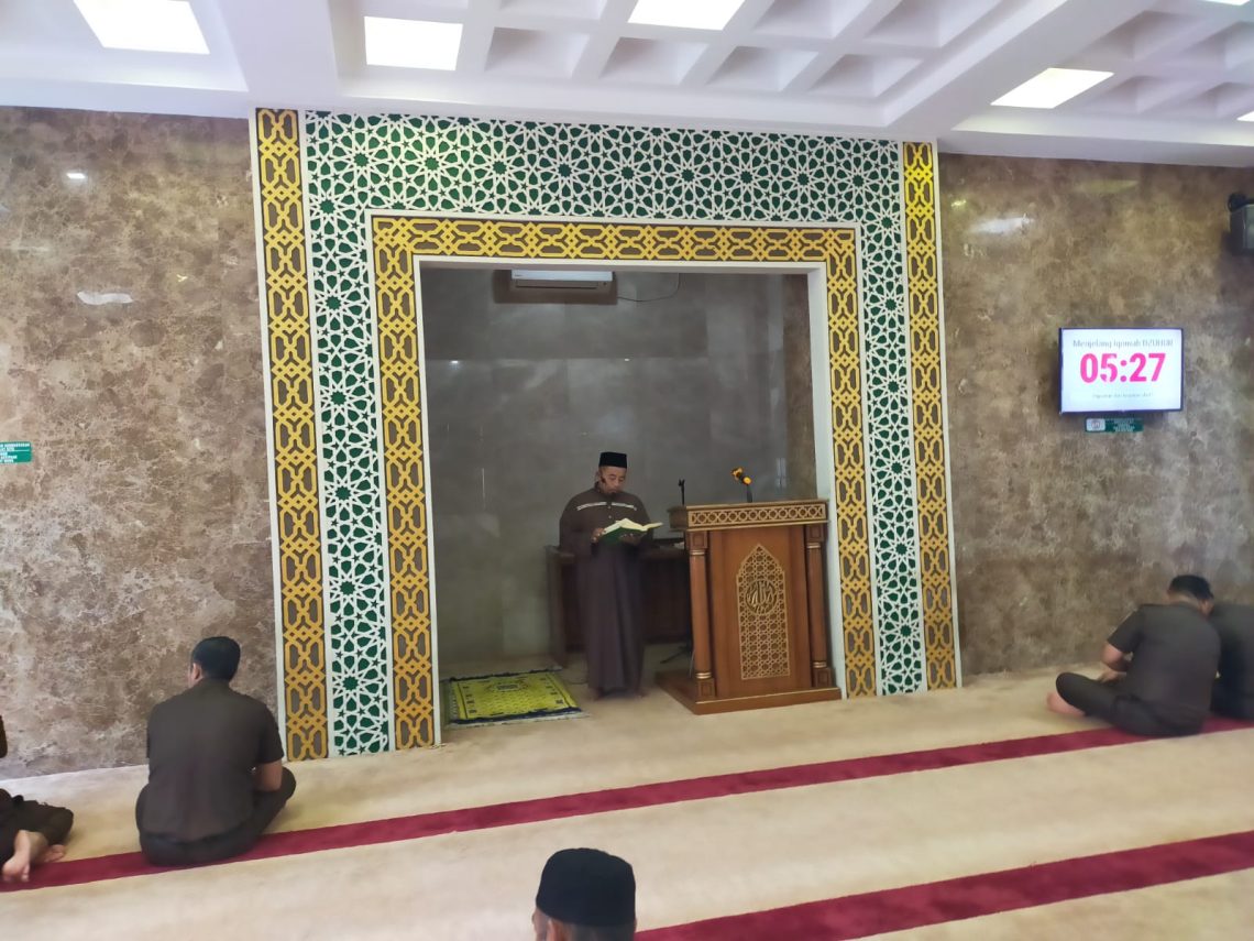 Keutamaan Sholat Berjemaah di bahas dalam Tausiyah Qobliyah Dzuhur