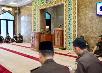 Maulana Husen Al Muqri Bin Ismail Sampaikan Pengajian Rutin di Kejaksaan Tinggi Riau
