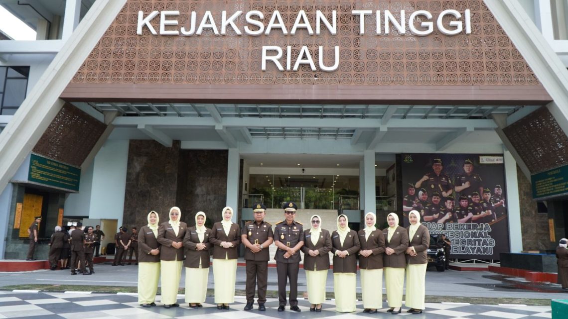 Kajati Riau Pimpin Upacara Peringatan Hari Ibu ke -95 Tahun 2023