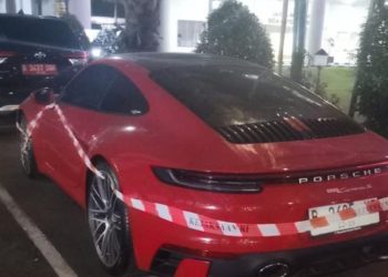 Penyidik Jampidsus Sita 1 Unit Mobil Milik Tersangka Perkara Bakti Kominfo ” NPWH”
