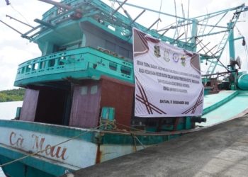Pusat Pemulihan Aset Kejagung Hibahkan 1 Unit Kapal ke Universitas Hasanuddin