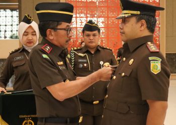 Pelantikan Kajari Siak, Kajati Riau Ingatkan Seluruh Jaksa Harus Netral dalam Pemilu 2024