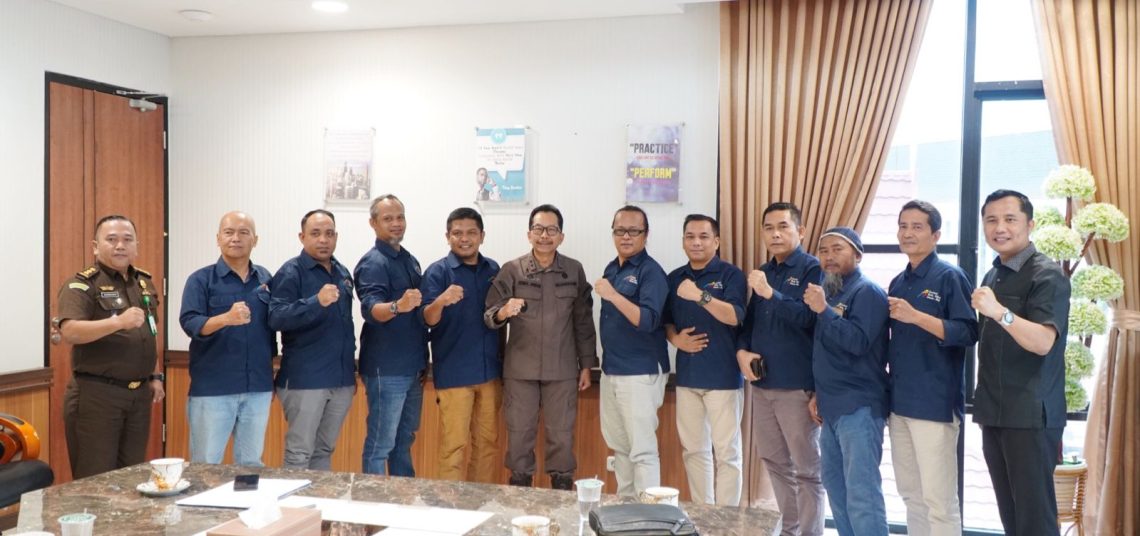 Kajati Akmal Abbas Terima Audiensi dan Silaturahmi Pengurus AMSI Wilayah Riau