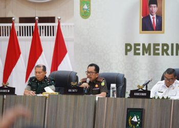 Kajati Akmal Abbas Hadiri Rakor Masalah Konflik Antara Perusahaan- Kebun Masyarakat Riau 