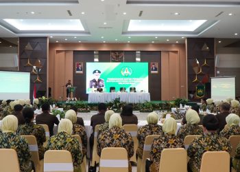Kajati Akmal Abbas Beri Pengarahan pada Pertemuan Konsultasi IAD Wilayah Riau