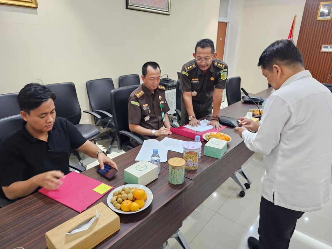 Tim Pidsus Kejati Sumsel Geledah Kantor KKP Madya Bogor & Rumah Tersangka FF