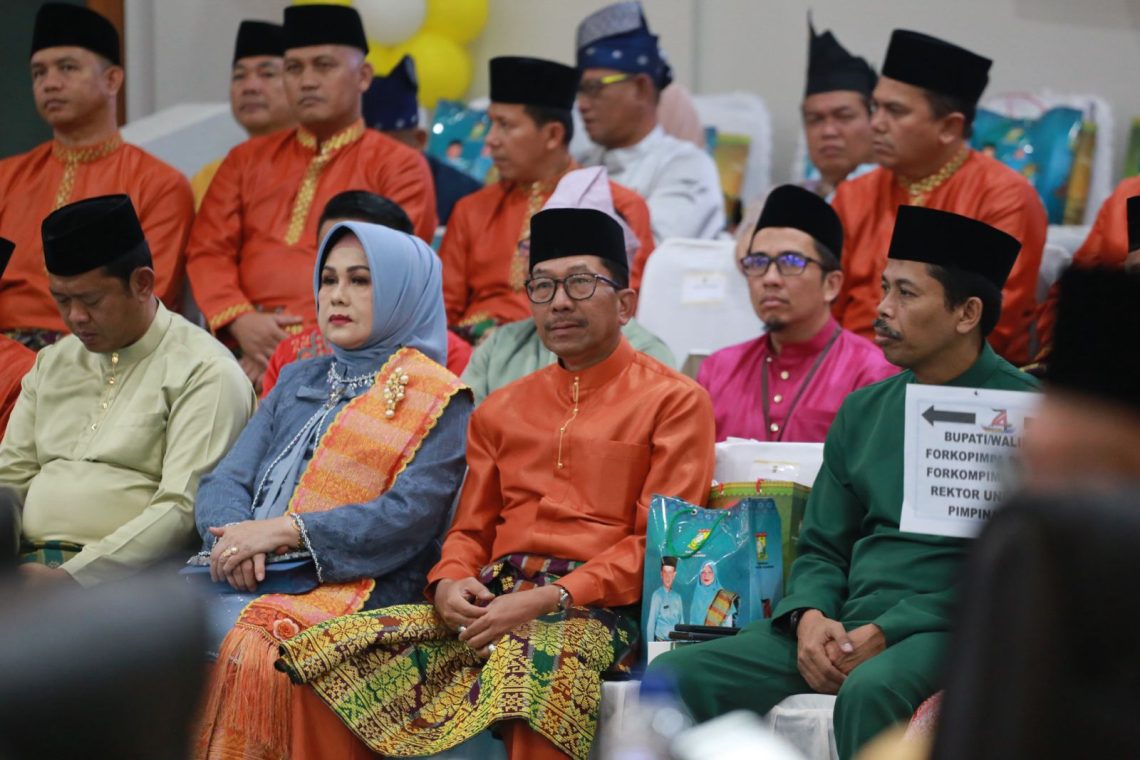 Kepala Kejaksaan Tinggi Riau Hadiri Rapat Paripurna Istimewa DPRD Kabupaten Kampar 