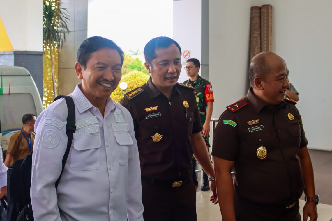 Wakajati Riau Sambut Kedatangan Direktur B Jamintel Kejaksaan Agung Republik Indonesia