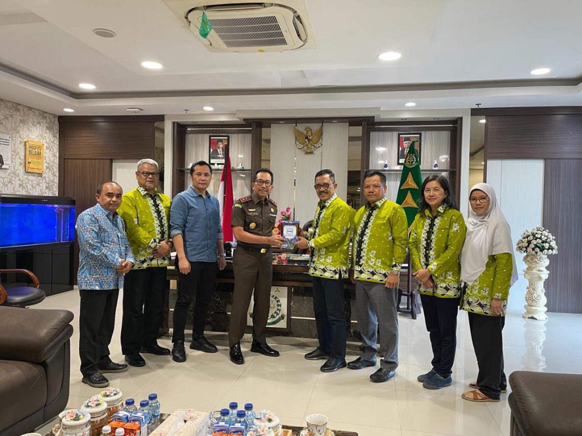 Kajati Akmal Abbas Terima Kunjungan Kerja Pengurus Apindo Riau