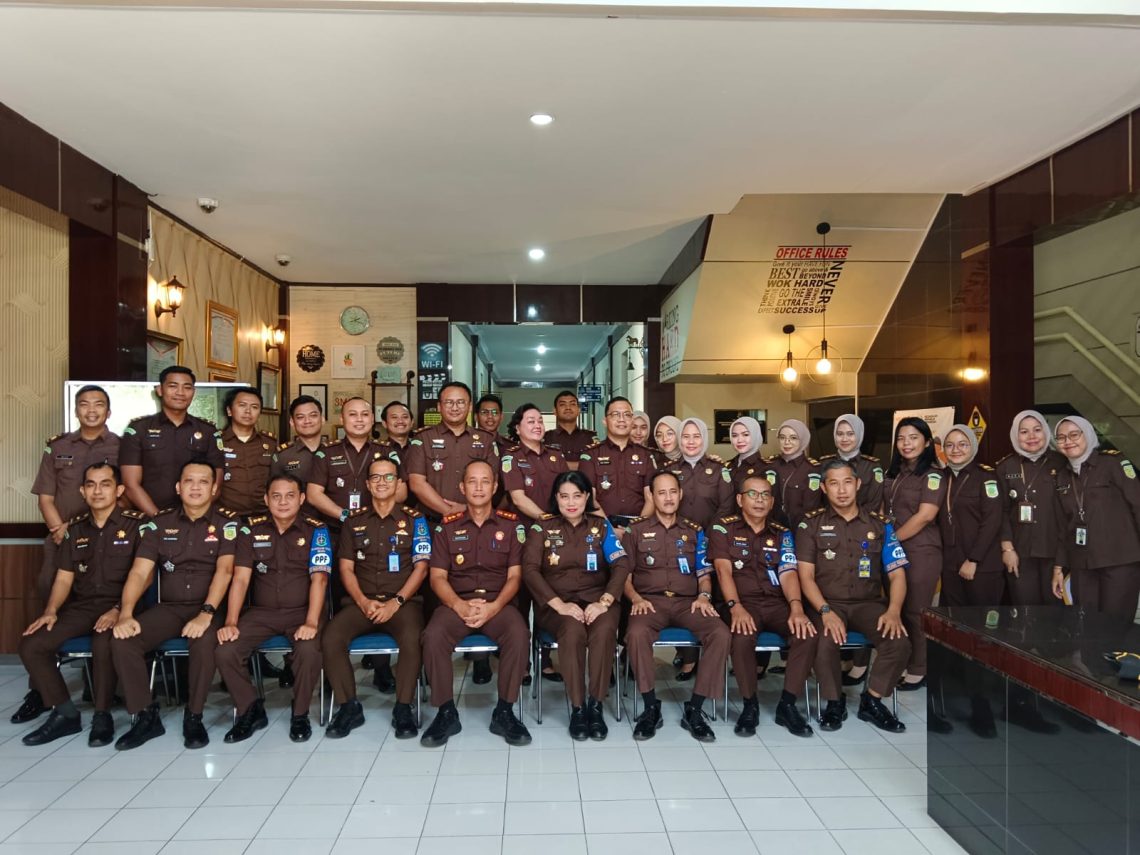 Aswas Kejati Riau Melakukan Inspeksi Umum di Kejari Kuantan Sengingi