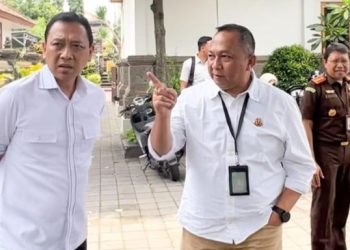 Kajati Bali Dr. Ketut Sumedana melakukan Sidak di Kejari Gianyar