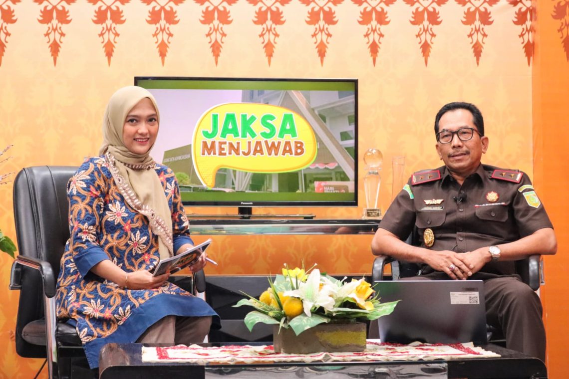 Kajati Riau Narasumber Program “Jaksa Menjawab” di Riau Televisi