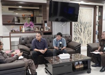 Kepala Kejaksaan Tinggi Riau Diwawancarai Media Bisnis Indonesia 