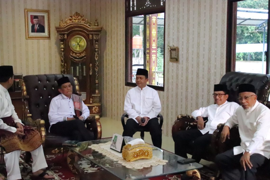 Kajati Riau Hadiri Buka Puasa Bersama dengan Lembaga Adat Melayu (LAM) Riau