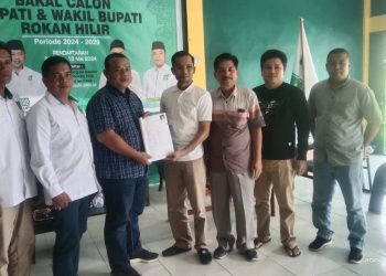 Perdana, Erianda SE Kembalikan berkas  Formulir Bacabup ke DPC PKB Rohil