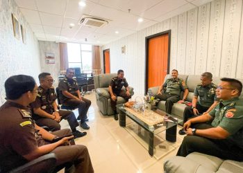 Aspidmil Kejati Riau Kolonel Laut (H) Faisol, SH Terima Kunjungan Kaotmil I-03 Pekanbaru