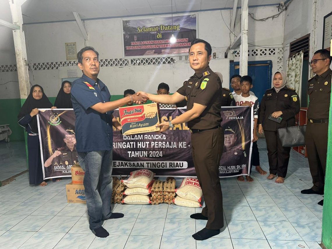 Kejaksaan Tinggi Riau Gelar Bakti Sosial Dalam Rangka HUT PERSAJA Ke- 73