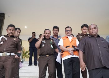 Plt Sekretaris DPRD Riau ” TFT” Tersangka Dugaan Korupsi 