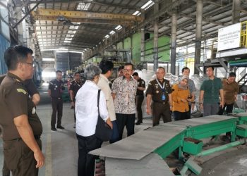 Dukung Kejagung Tuntaskan Korupsi, Komjak Turun ke Lokasi Tambang Timah Babel