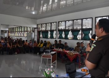 Kejari Rohil Melakukan Penyuluhan Hukum di SMPN 2 Bagan Sinembah 