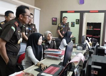 Kajati Bersama Ketua IAD Riau Berkunjung ke TK Adhyaksa XXIV Selatpanjang