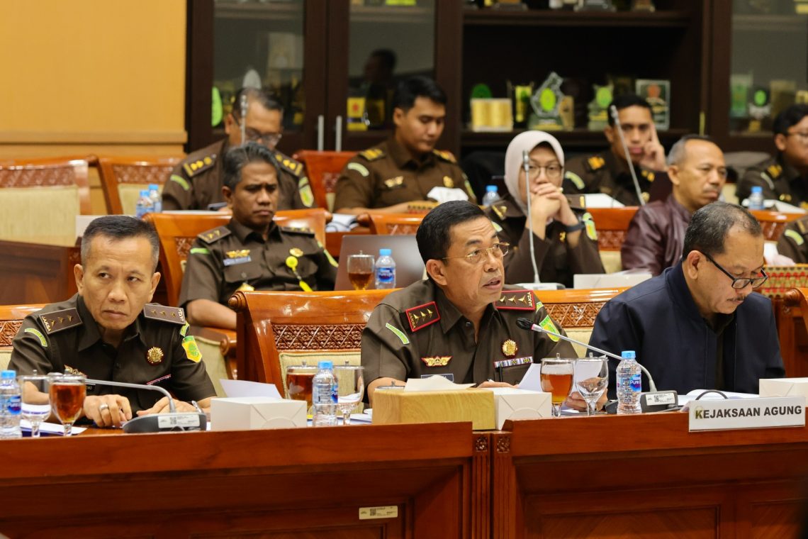 Wakil Jaksa Agung Sampaikan Visi Kejaksaan dalam Rapat Kerja dengan Komisi III DPR RI