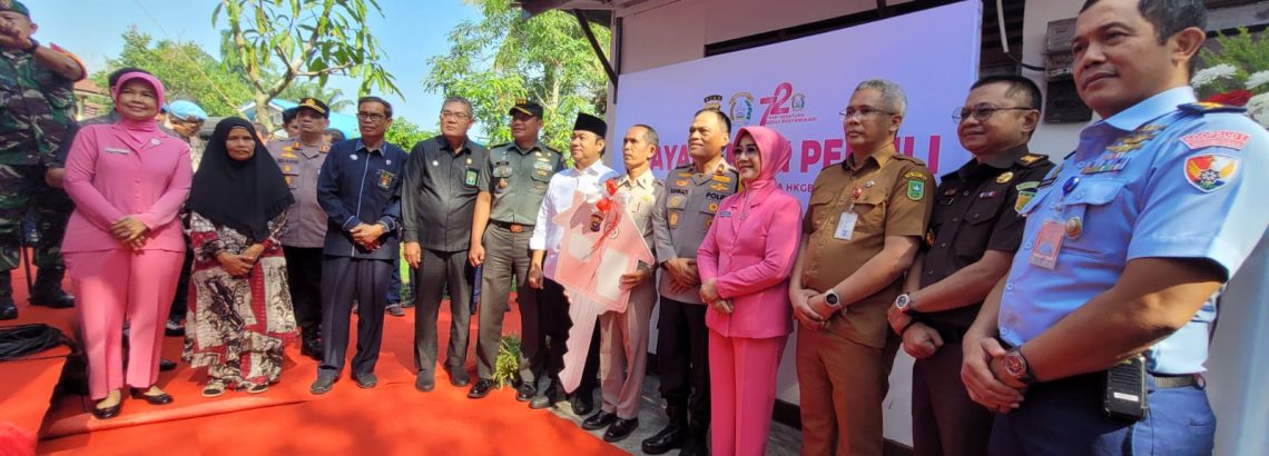 Asintel Kejati Riau Hadiri Penyerahan Baksos Kunci Bedah Rumah HUT Bhayangkara 78
