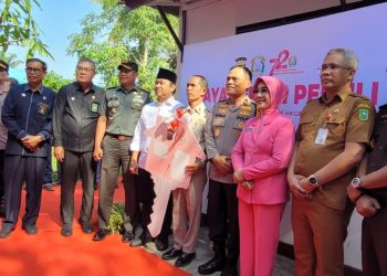 Asintel Kejati Riau Hadiri Penyerahan Baksos Kunci Bedah Rumah HUT Bhayangkara 78