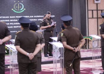 Jaksa Agung ST Burhanudin Lantik 36 Pejabat Eselon II, Kapuspenkum di Jabat Dr. Harli Siregar 