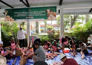 Kejati Maluku Bagikan Daging Qurban ke Masyarakat dalam Rangka Idul Adha 1445 H