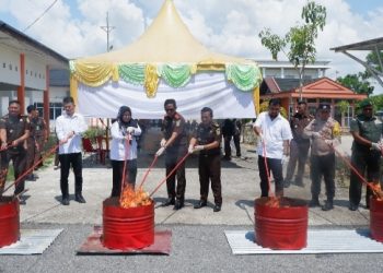 Kejari Rohil Musnahkan Barang Bukti dari 42 Perkara, Paling banyak Kasus Narkotika 