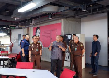 Pererat Sinergitas, Kapuspenkum Dr. Harli Siregar Sambangi kantor Media TEMPO 