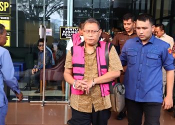 Penyidik Serahkan Tiga Tersangka IUP PT Timah ke Kejari Jakarta Selatan 