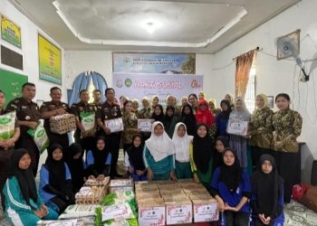 Kejaksaan Negeri Rokan Hilir Melakukan Kegiatan Bakti Sosial 