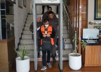 Kejagung Serahkan Tersangka RD Perkara Impor Gula PT SMIP ke JPU Kejari Pekanbaru 