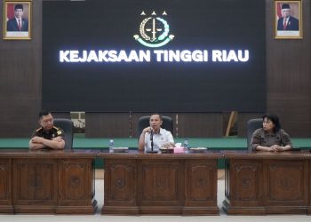 Inspektur I pada JAMWAS Kejagung RI Melakukan Inspeksi Pemantauan di Kejati Riau 