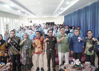 Diskusi Publik di Fakultas Hukum Unri, Kajati Riau di Daulat Menjadi Narasumber 