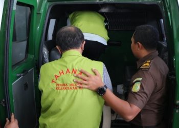 Tim Penyidik Tahan 4 Orang Tersangka Perkara Koneksitas Tipikor Kredit BRIguna