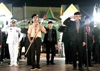 Ketua DPRD Rohil Maston Menghadiri Pawai Obor dalam Rangka HUT RI ke-79