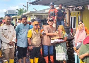 Usaha Plt Bupati Rohil, Semua Masyarakat Terdampak Banjir dapat Bantuan Sembako