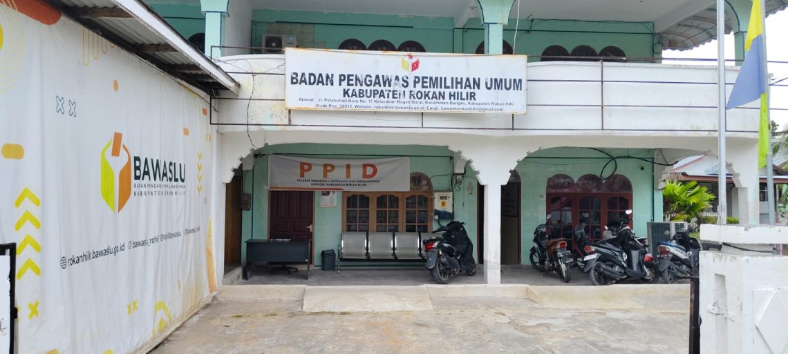 Bawaslu Rohil Larang Masyarakat Bawa Gawai di Bilik Suara, Ada Sanksi Pidananya