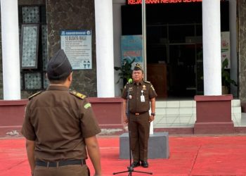 Empat Poin Penting Disampaikan, Plt Kajari SBB Pimpin Apel Kerja Senin Pagi