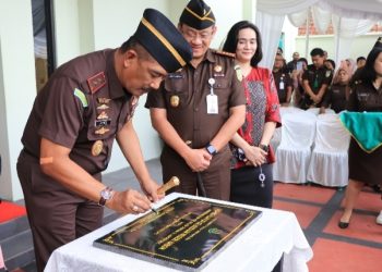 Kajati Maluku Agoes SP Meresmikan Kantor Kejaksaan Negeri Ambon